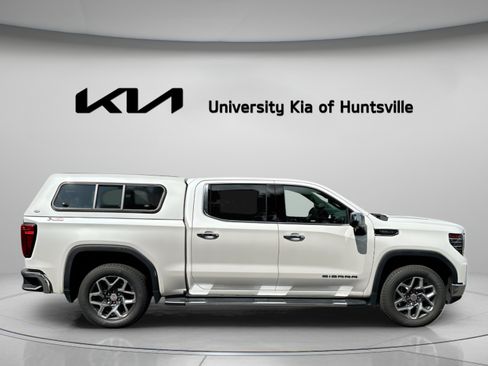 Used 2023 GMC Sierra 1500 SLT w/ SLT Premium Package AWD/4WD image 9