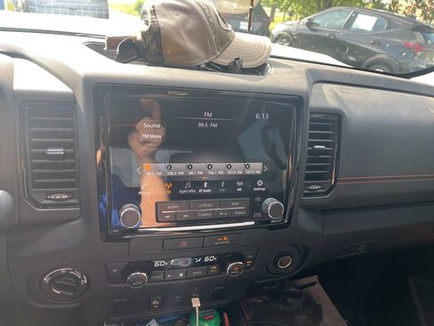 Used 2022 Nissan Frontier PRO-4X w/ Technology Package AWD/4WD image 8
