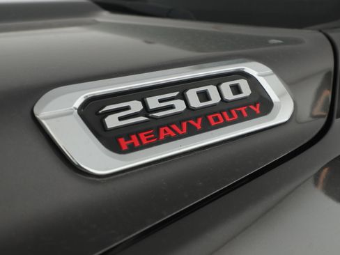 Used 2024 RAM 2500 Tradesman w/ Chrome Appearance Group image 16