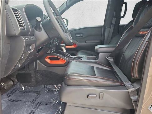 Used 2023 Nissan Frontier PRO-4X w/ Pro-4X Premium Package image 16