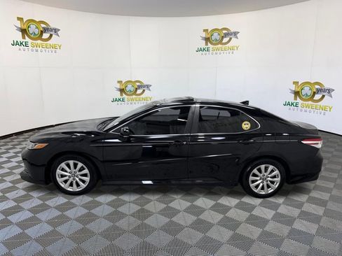 Used 2018 Toyota Camry LE w/ Audio Package FWD image 6