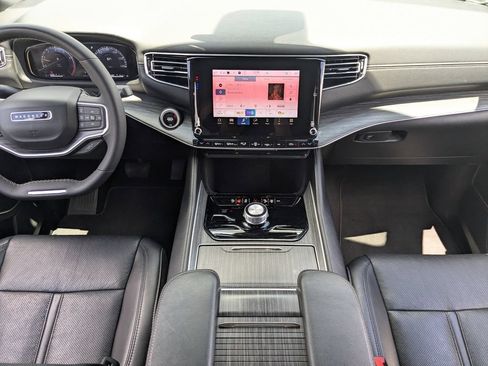 Used 2024 Jeep Wagoneer Series II AWD/4WD image 15
