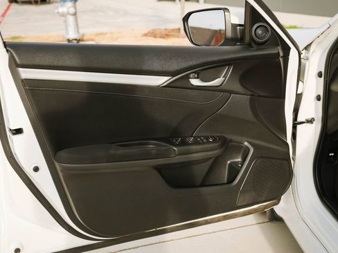 Used 2018 Honda Civic EX-T image 15