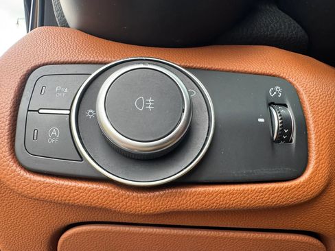 Used 2018 Alfa Romeo Giulia AWD image 41