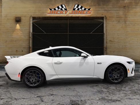 Used 2025 Ford Mustang GT Premium w/ GT Performance Package image 10