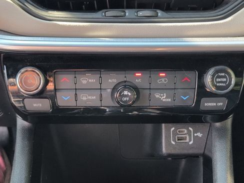 Used 2025 Jeep Compass Limited AWD/4WD image 21