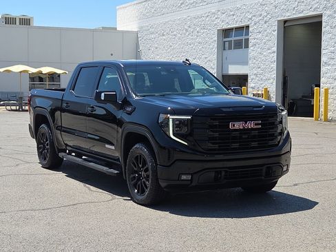 Used 2025 GMC Sierra 1500 Elevation w/ Elevation Premium Package AWD/4WD image 1