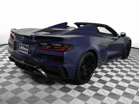 Used 2025 Chevrolet Corvette Z06 w/ Battery Protection Package image 7