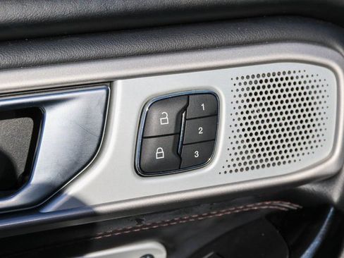 Used 2022 Ford Explorer Platinum w/ Technology Package image 14