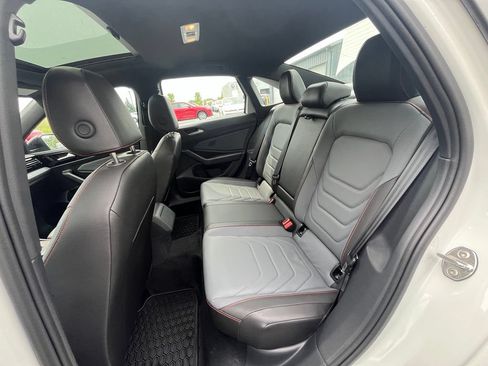 Certified 2025 Volkswagen Jetta GLI Autobahn w/ GLI Black Package FWD image 24