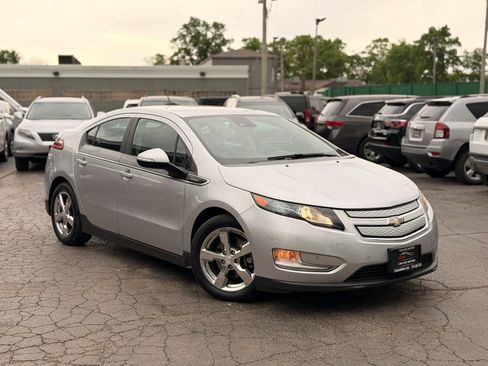 Used 2015 Chevrolet Volt Premium w/ Premium Trim Package FWD image 3