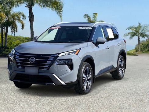 Certified 2025 Nissan Rogue SL w/ SL Premium Package FWD image 1