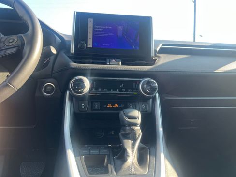 Used 2025 Toyota RAV4 XLE image 18