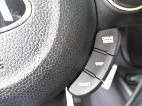 Used 2017 Kia Soul + FWD image 19