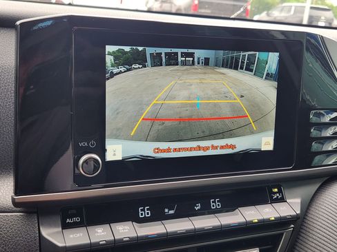 Used 2025 Toyota Camry SE w/ Convenience Package FWD image 19