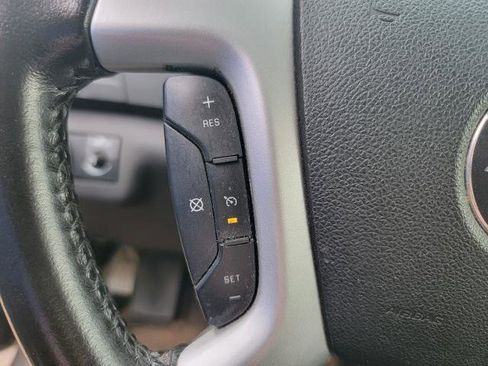 Used 2009 Chevrolet Traverse LT image 14