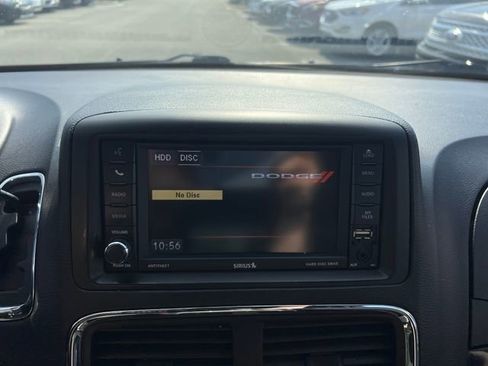 Used 2019 Dodge Grand Caravan SXT FWD image 21