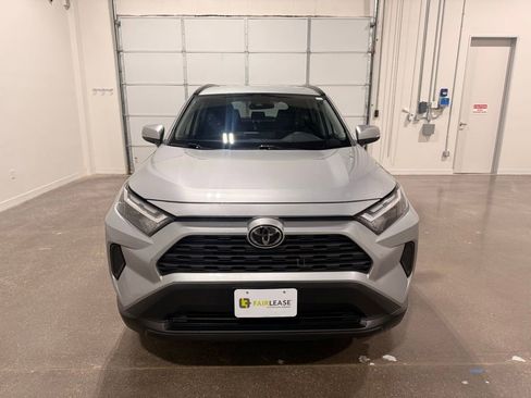 Used 2025 Toyota RAV4 XLE AWD/4WD image 2
