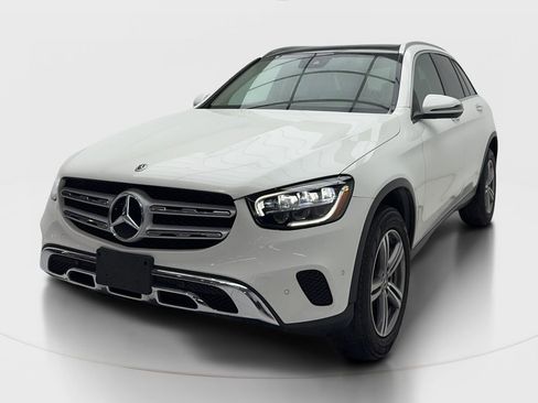 Used 2022 Mercedes-Benz GLC 300 4MATIC w/ Premium Package Lite image 4