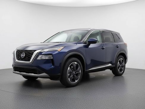 Used 2025 Nissan Rogue SV image 3