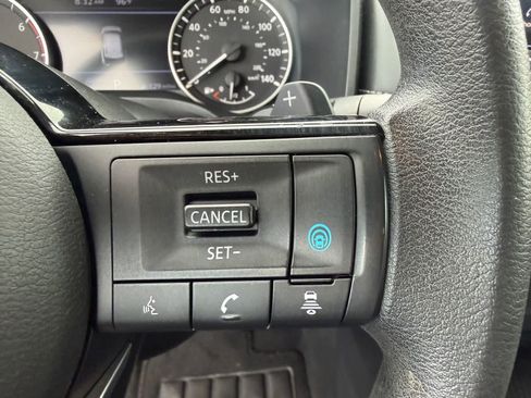 Certified 2022 Nissan Rogue SV FWD image 19