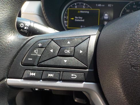 Used 2021 Nissan Versa SV image 13