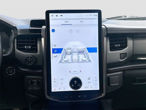 Used 2023 Ford Expedition Platinum image 16