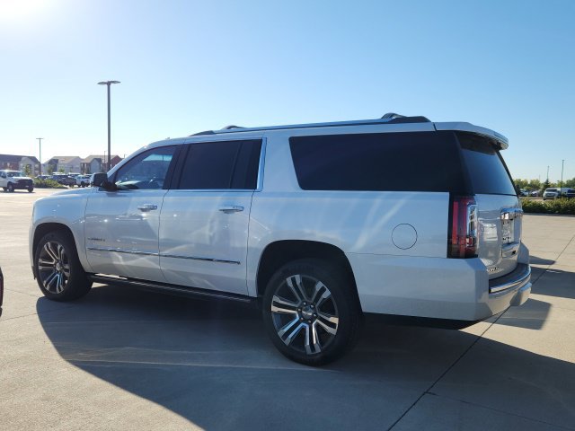 Used 2018 GMC Yukon XL Denali w/ Denali Ultimate Package AWD/4WD image 3
