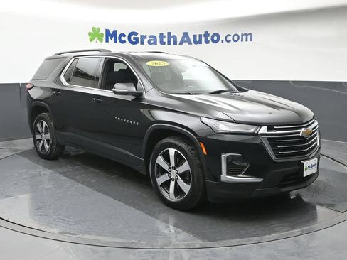 Used 2023 Chevrolet Traverse LT w/ LT Premium Package AWD/4WD image 2