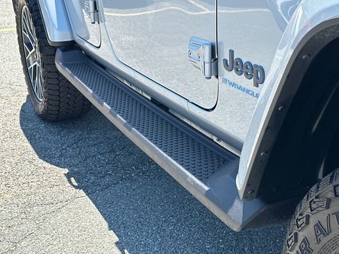 Used 2024 Jeep Wrangler High Altitude AWD/4WD image 10
