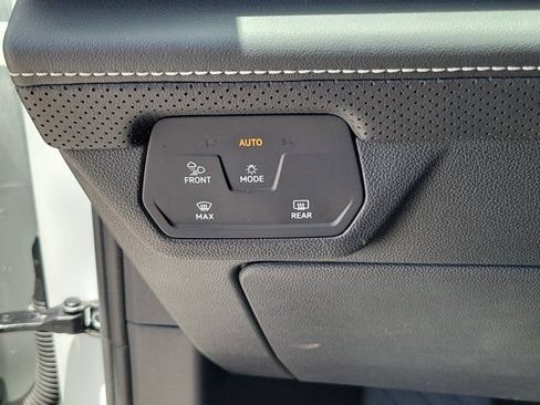 Used 2024 Volkswagen Atlas SE FWD image 20