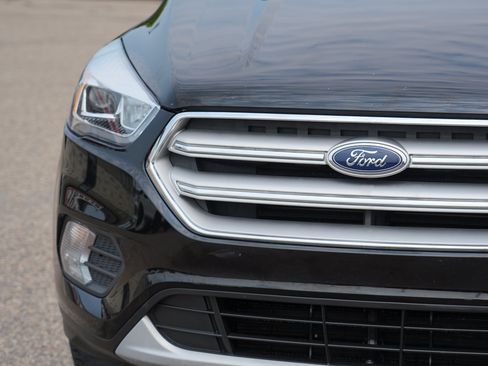 Used 2018 Ford Escape SEL FWD image 9