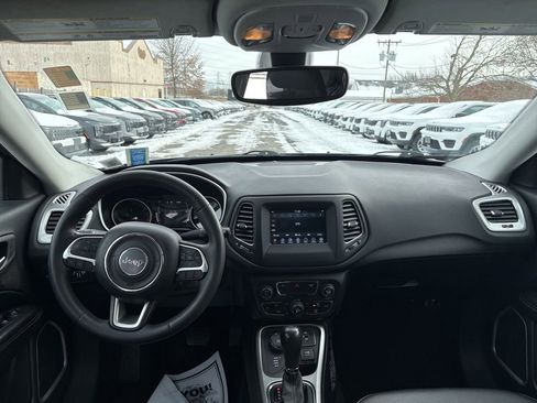 Certified 2021 Jeep Compass Latitude image 6