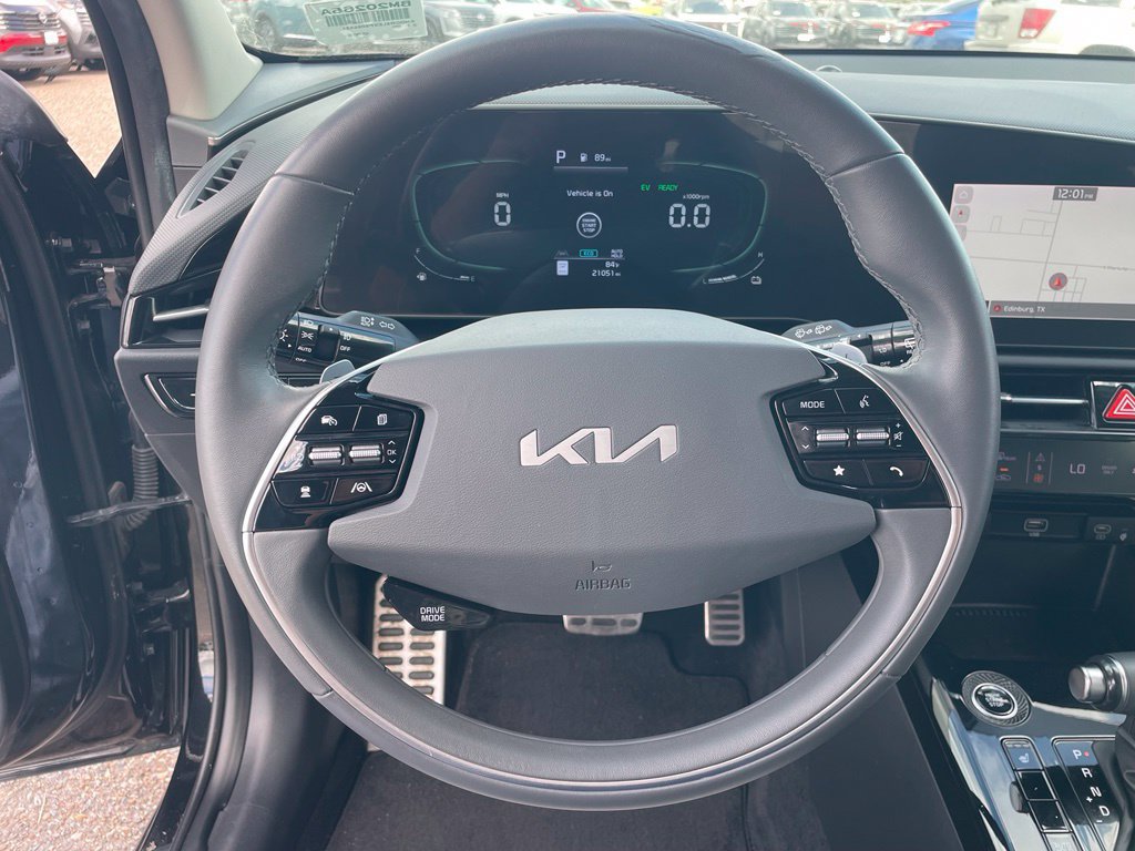 Used 2023 Kia Niro EX Touring FWD image 8