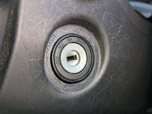 Used 2022 Toyota Corolla LE image 28