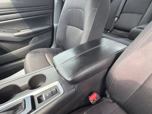 Used 2025 Nissan Altima 2.5 SV AWD/4WD image 21