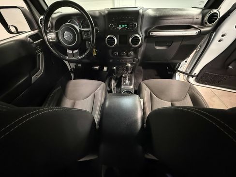 Used 2018 Jeep Wrangler Rubicon w/ Trailer Tow Group AWD/4WD image 53