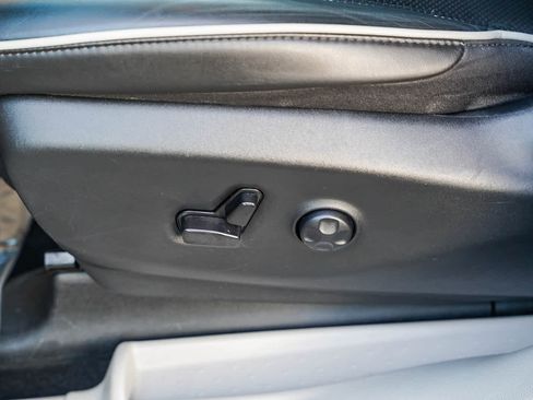 Used 2023 Chrysler Pacifica Limited image 19