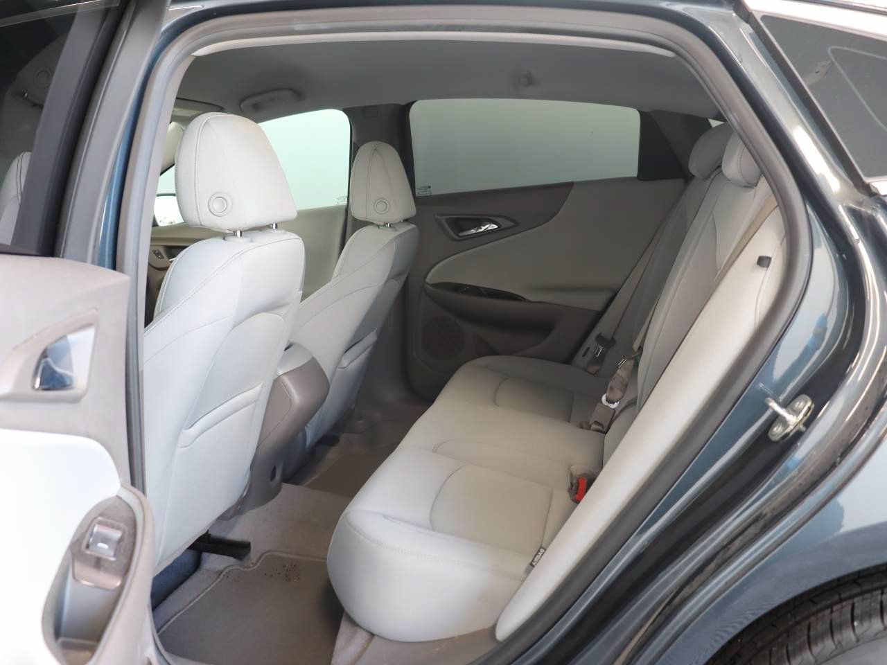 Used 2020 Chevrolet Malibu LS FWD image 15