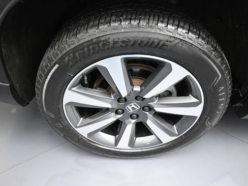 Certified 2025 Honda Pilot Elite image 12