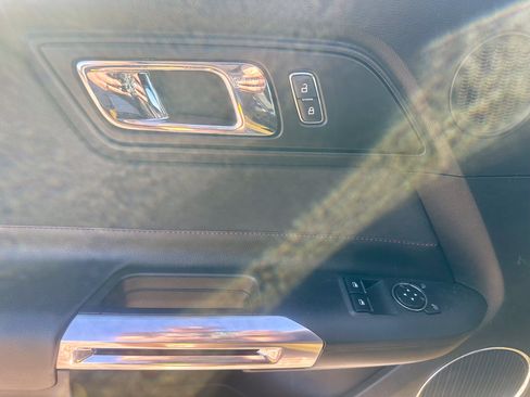 Used 2017 Ford Mustang GT Premium RWD image 11