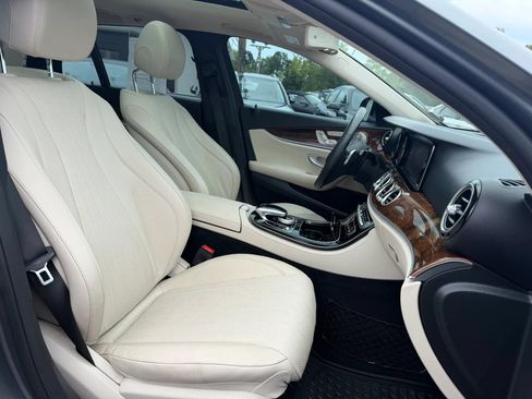 Used 2017 Mercedes-Benz E 400 4MATIC Wagon image 25
