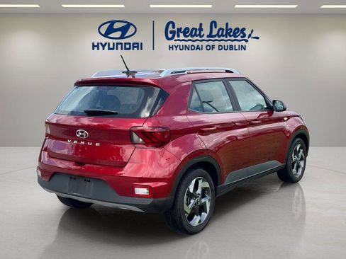 Used 2024 Hyundai Venue Limited FWD image 5