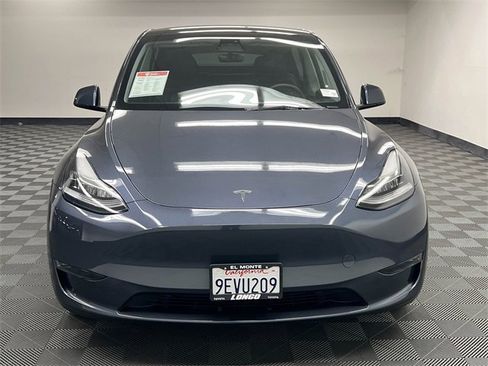 Used 2023 Tesla Model Y Long Range image 3