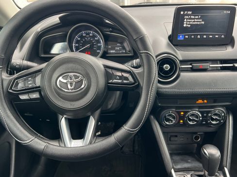 Used 2019 Toyota Yaris LE image 11