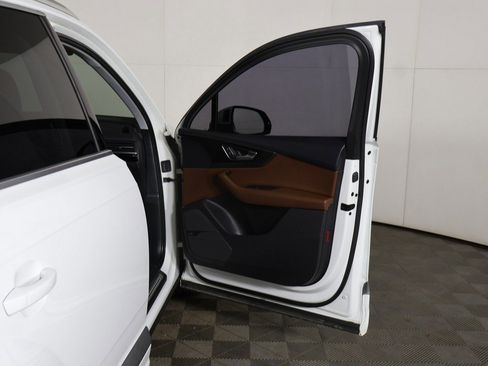 Used 2018 Audi Q7 3.0T Prestige image 28