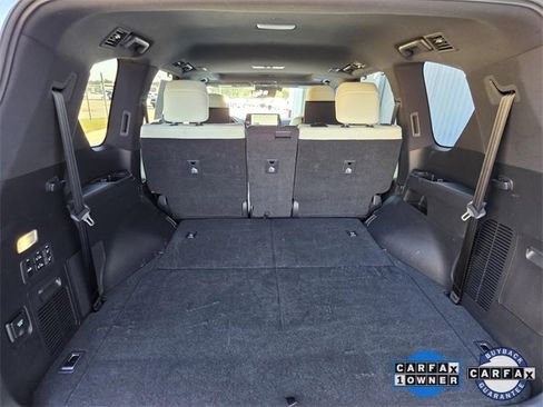 Used 2023 Lexus LX 600 4WD w/ Luxury Package image 16