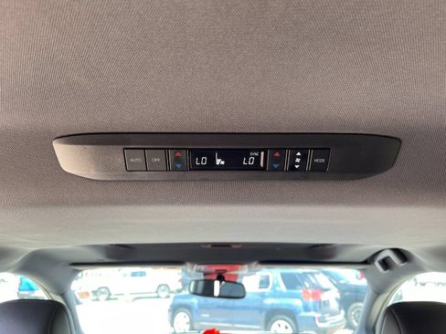 Used 2021 Toyota Sienna XSE AWD/4WD image 14