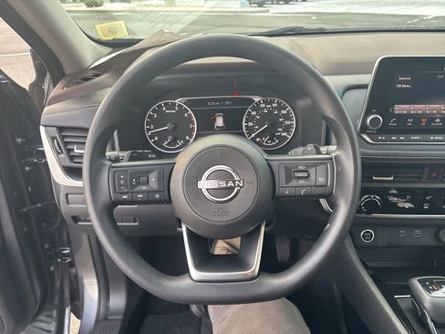 Used 2023 Nissan Rogue S image 22