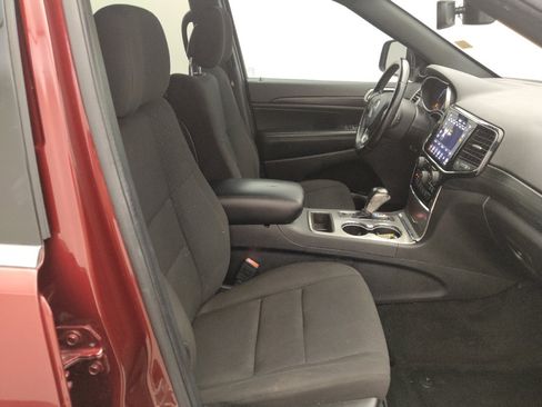 Used 2022 Jeep Grand Cherokee Laredo E RWD image 21